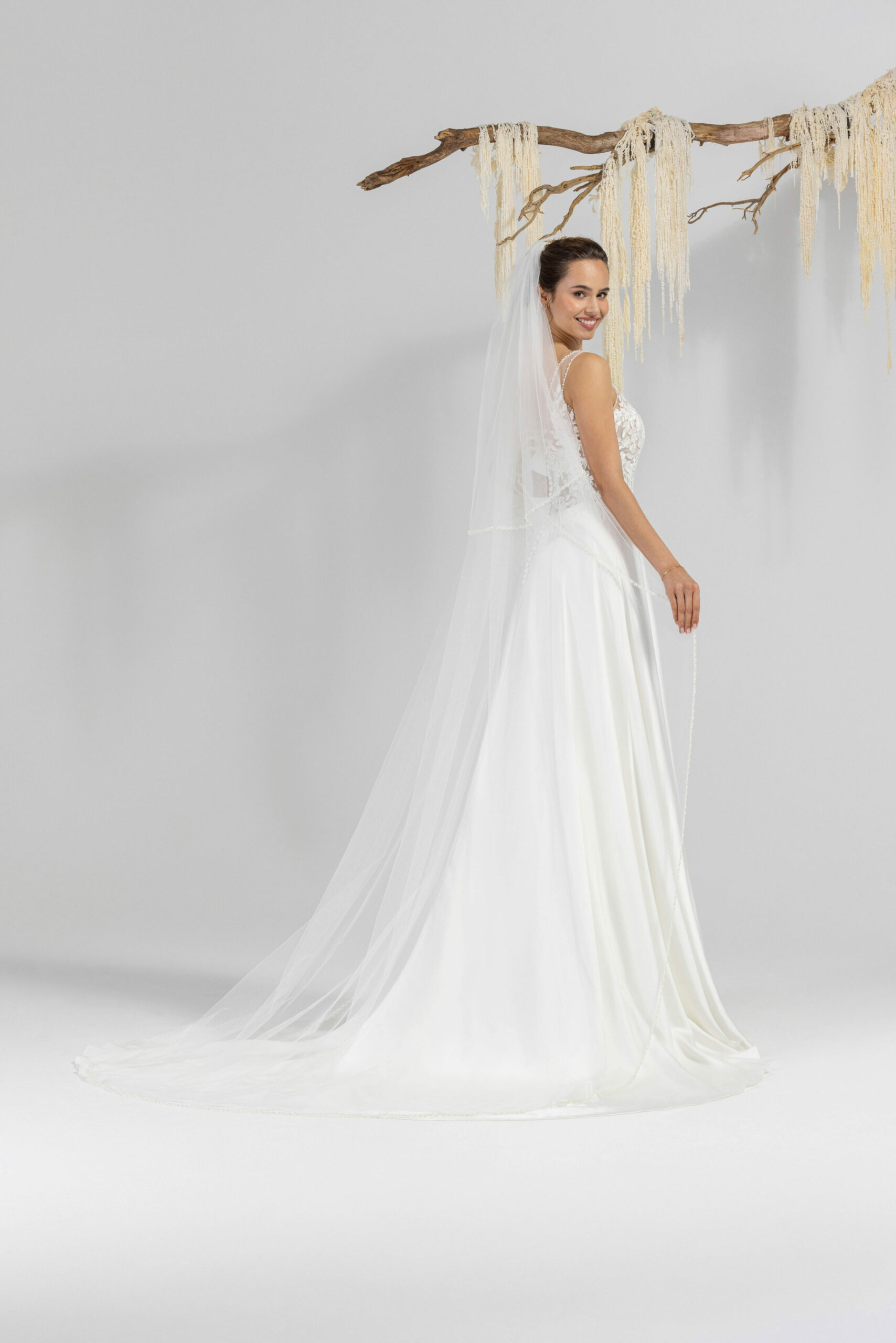 irvalda-brautkleider-wien-online-bestellen-modell-LEXIE