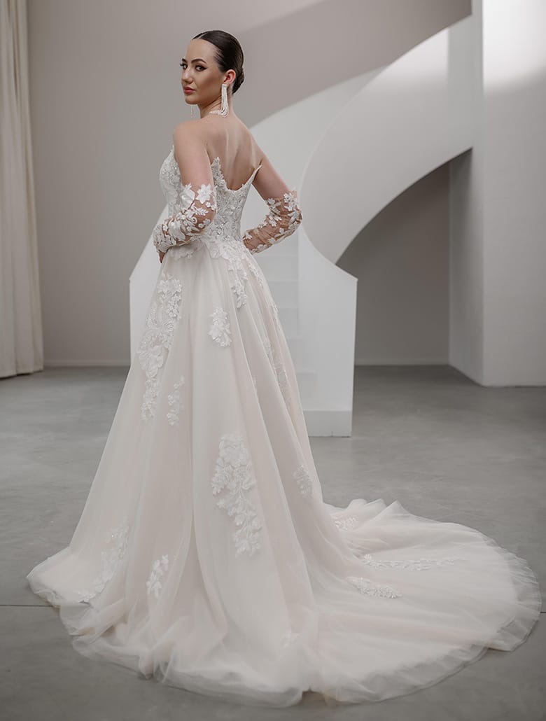 Brautkleid aus Tüll mit einem Oberteil aus zarter Spitze